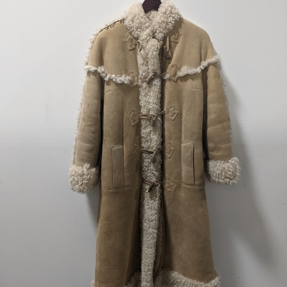 CHARITY FUNDRAISER - Authentic lambskin women's coat size small / medium - Picture 3 of 17